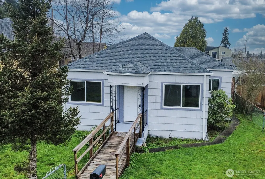 915 Soule Avenue Hoquiam WA 98550
