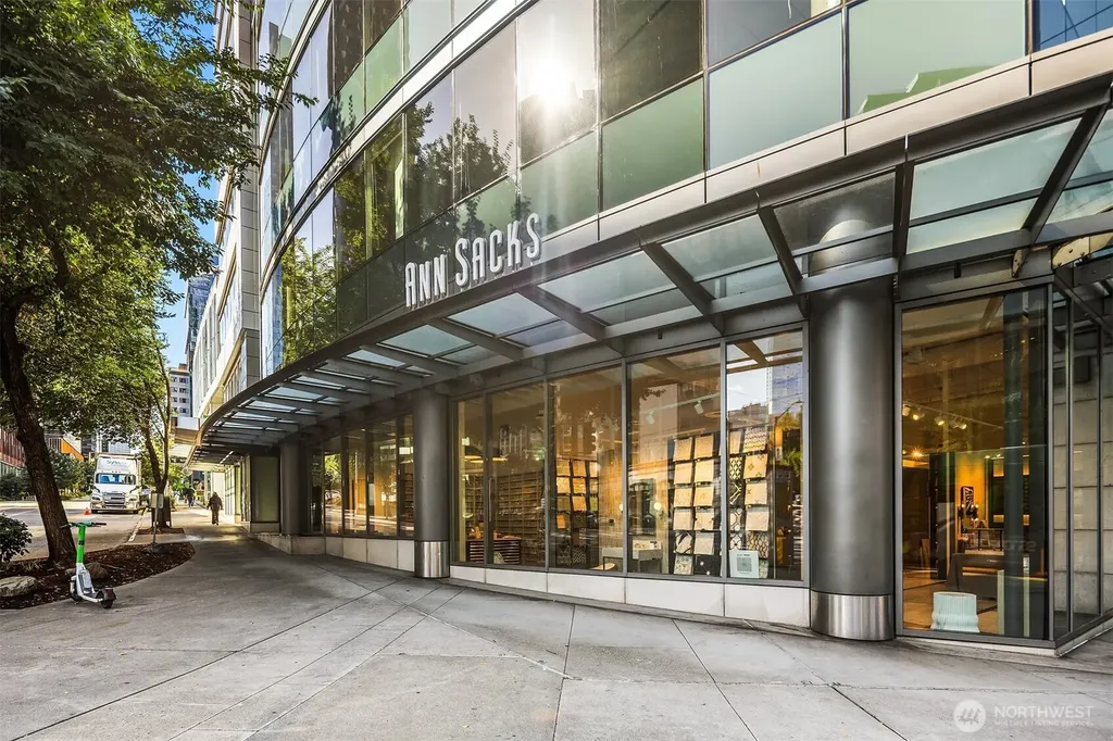 820 Blanchard Street Seattle WA 98121