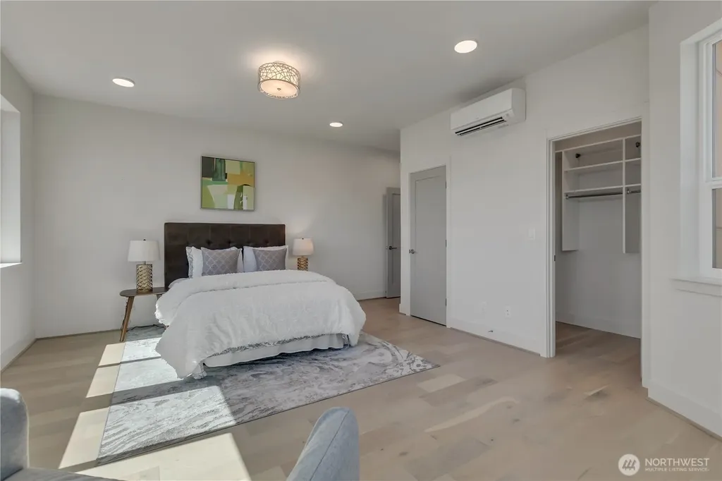 4019 4th Avenue NE Seattle WA 98105