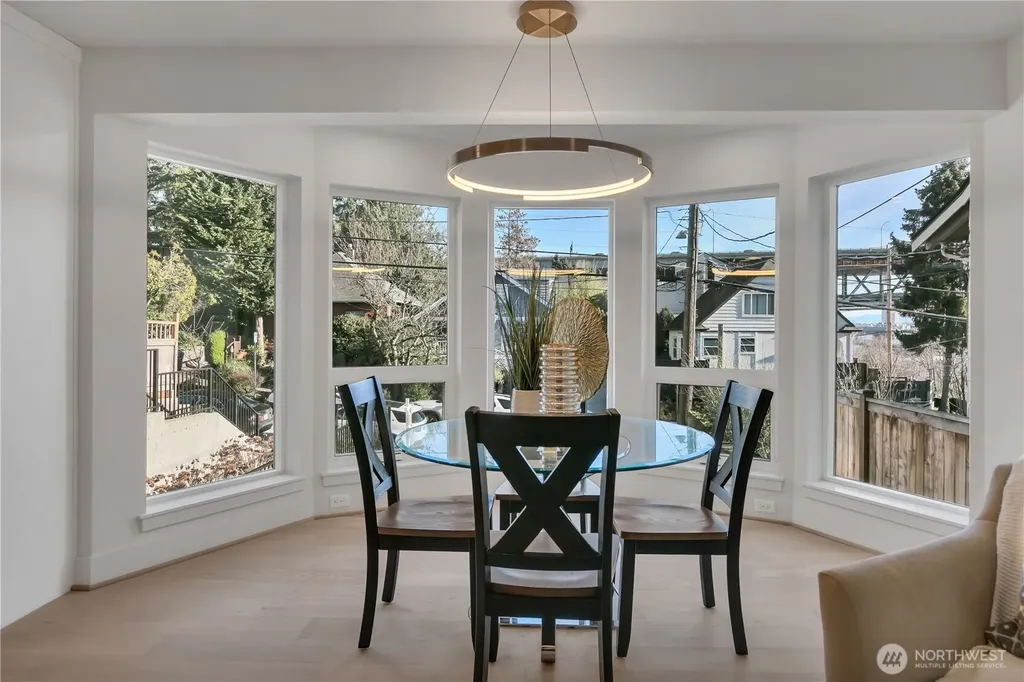 4019 4th Avenue NE Seattle WA 98105