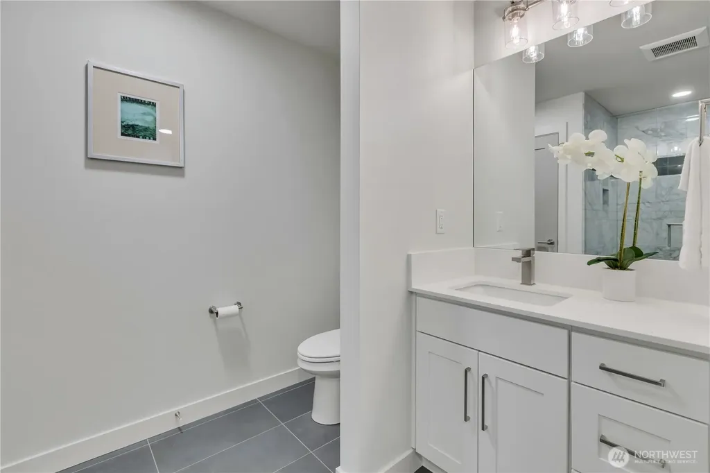 4019 4th Avenue NE Seattle WA 98105