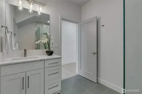 4019 4th Avenue NE Seattle WA 98105