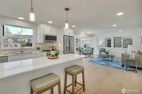 4019 4th Avenue NE Seattle WA 98105