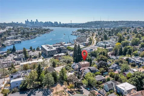 4019 4th Avenue NE Seattle WA 98105