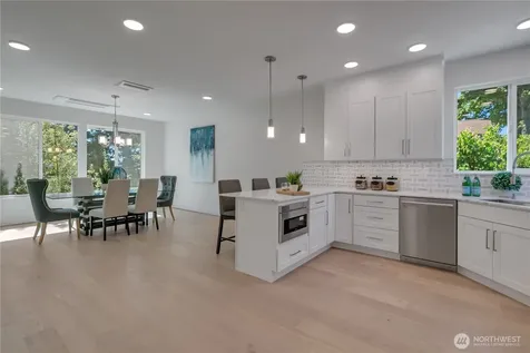 4019 4th Avenue NE Seattle WA 98105