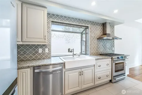 9510 9th Avenue NW Seattle WA 98117