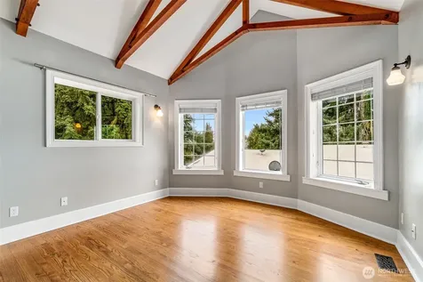 9510 9th Avenue NW Seattle WA 98117
