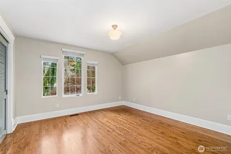 9510 9th Avenue NW Seattle WA 98117