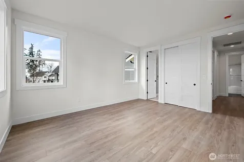 8717 33rd Street E Edgewood WA 98371