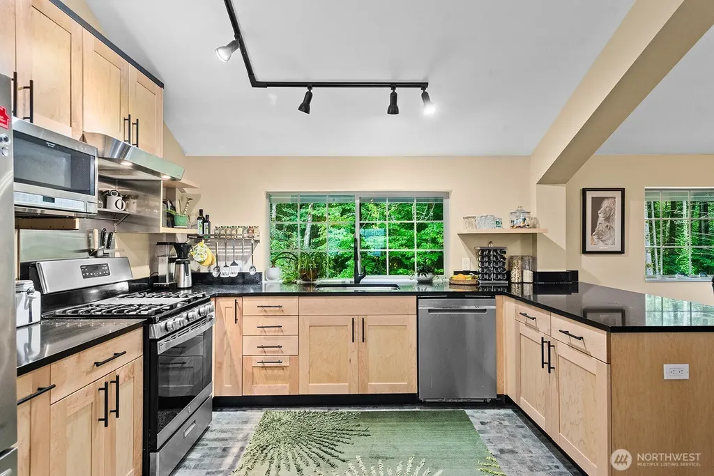 517 NW Old Orchard Way Poulsbo WA 98370