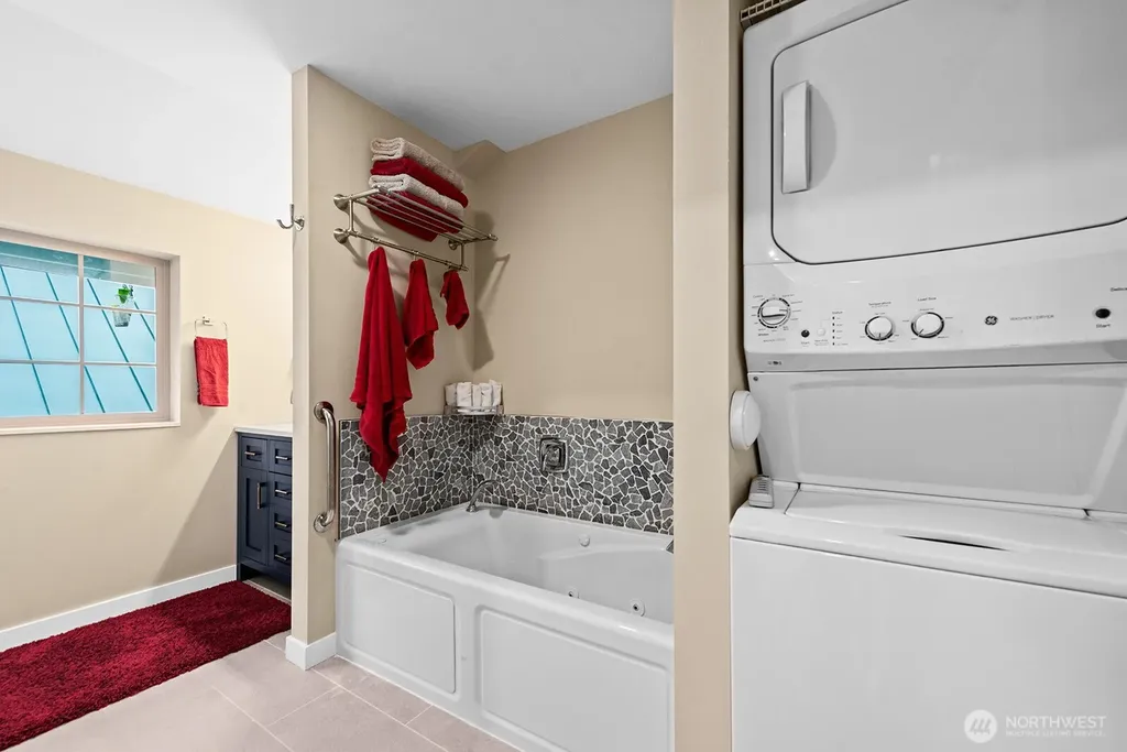 517 NW Old Orchard Way Poulsbo WA 98370