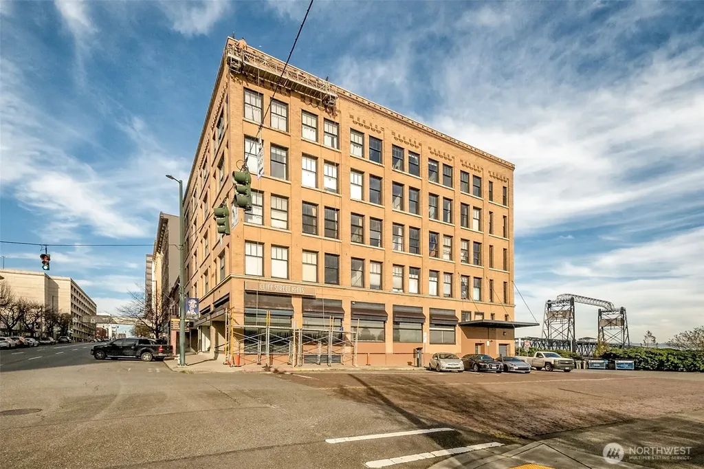 1120 Cliff Avenue Tacoma WA 98402