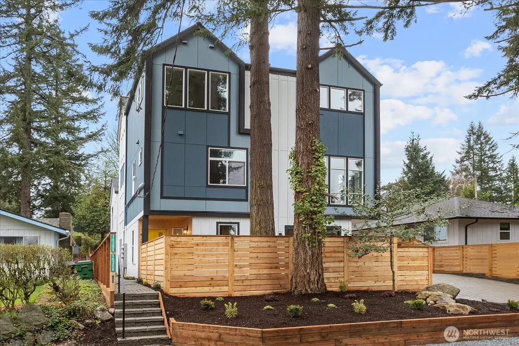 14308 Roslyn Place N Seattle WA 98133