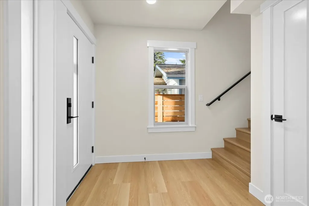 14308 Roslyn Place N Seattle WA 98133