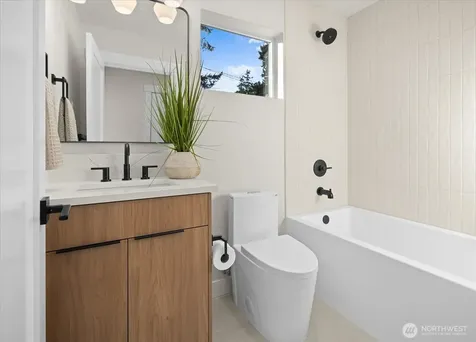 14308 Roslyn Place N Seattle WA 98133