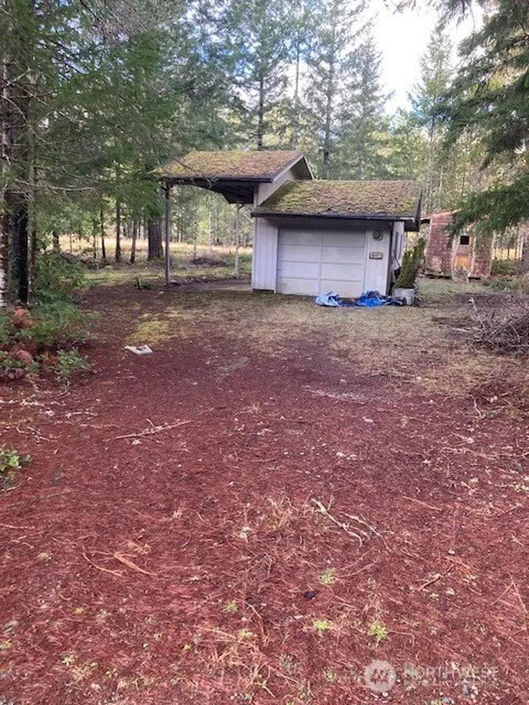 621 N Rainbow Way E Hoodsport WA 98548