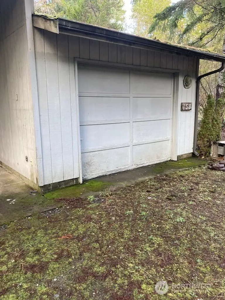 621 N Rainbow Way E Hoodsport WA 98548