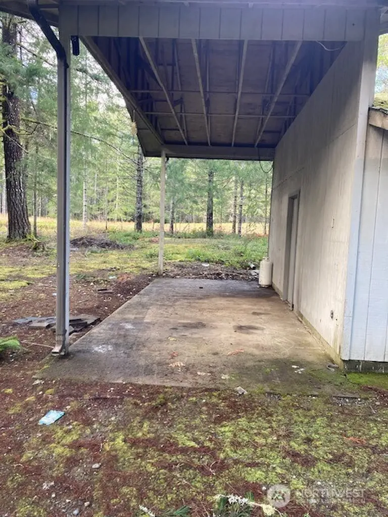 621 N Rainbow Way E Hoodsport WA 98548