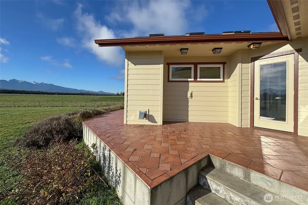 1132 Woodcock Road Sequim WA 98382