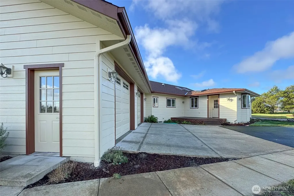 1132 Woodcock Road Sequim WA 98382
