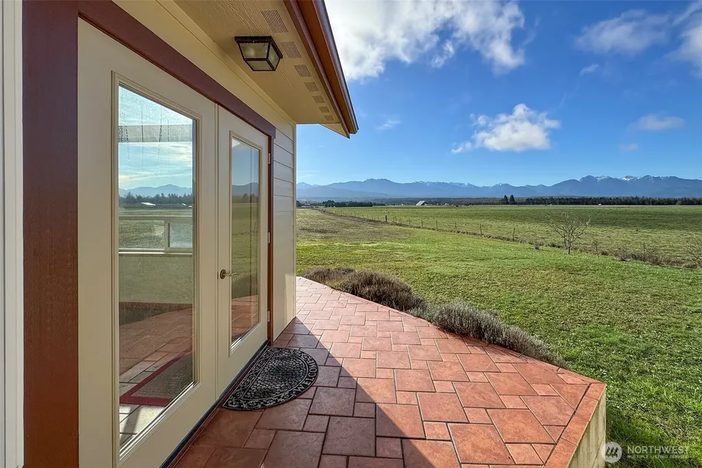 1132 Woodcock Road Sequim WA 98382