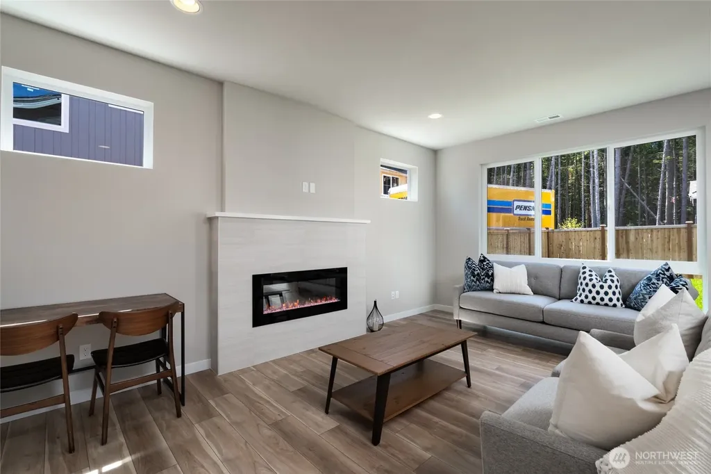 2431 SW Ridgeway Drive Oak Harbor WA 98277