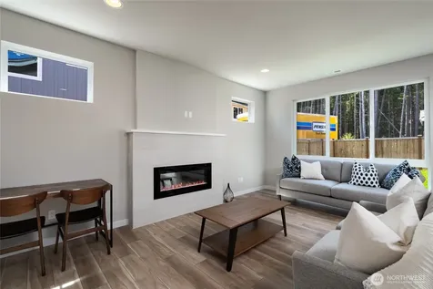 2431 SW Ridgeway Drive Oak Harbor WA 98277