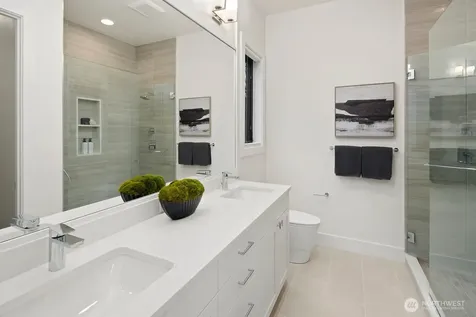 4216 83rd Avenue SE Mercer Island WA 98040