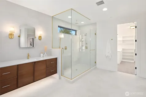 4216 83rd Avenue SE Mercer Island WA 98040
