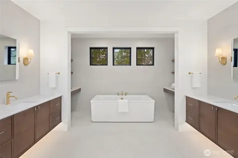 4216 83rd Avenue SE Mercer Island WA 98040