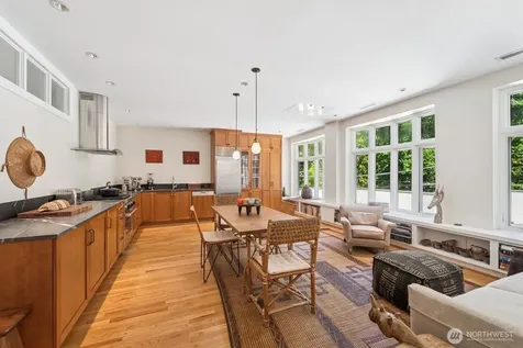 2809 Mount Rainier Drive S Seattle WA 98144