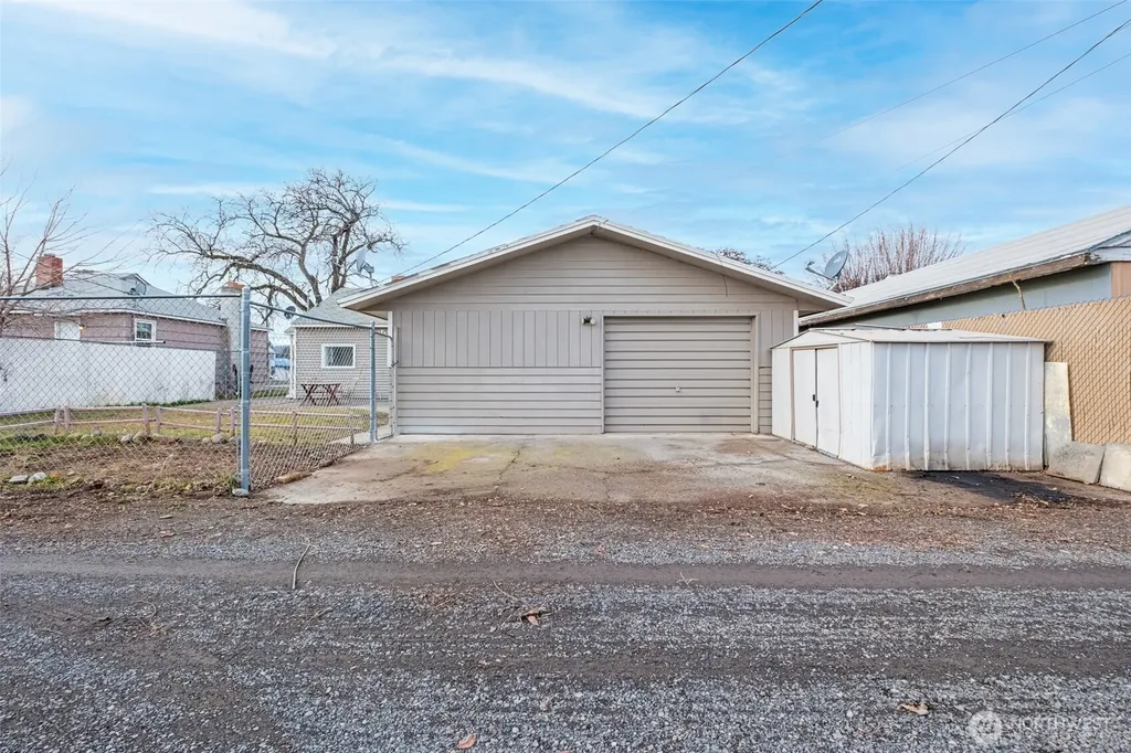 112 E Street NE Ephrata WA 98823