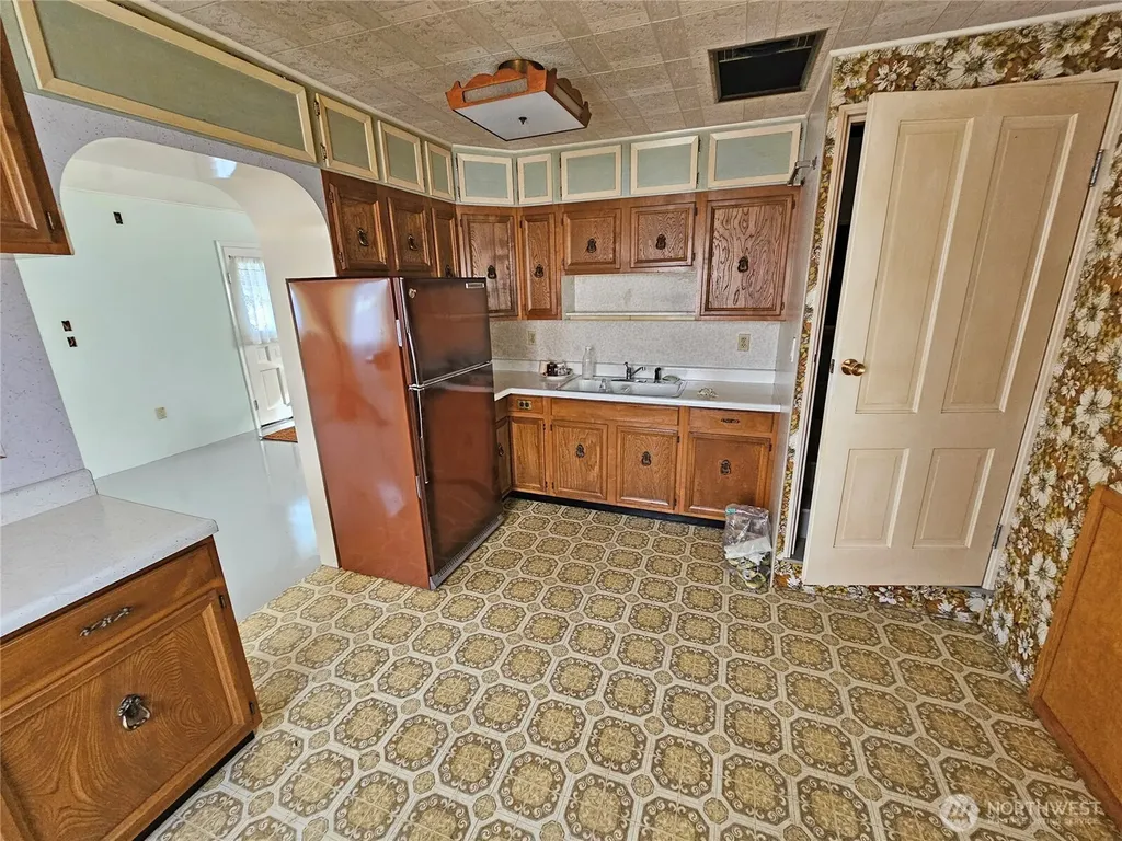 120 S Park Oakville WA 98568