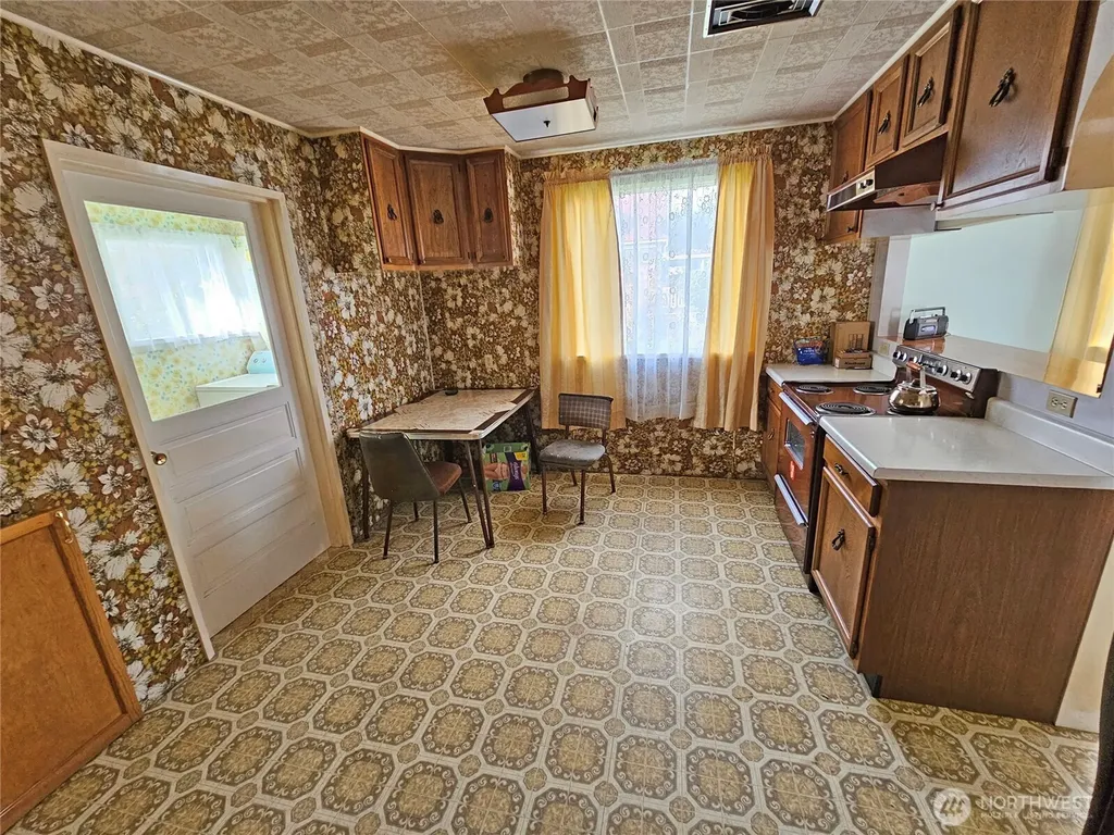 120 S Park Oakville WA 98568