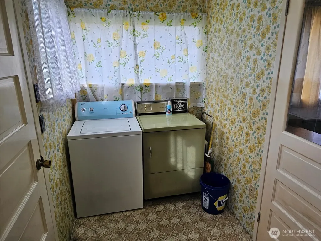 120 S Park Oakville WA 98568