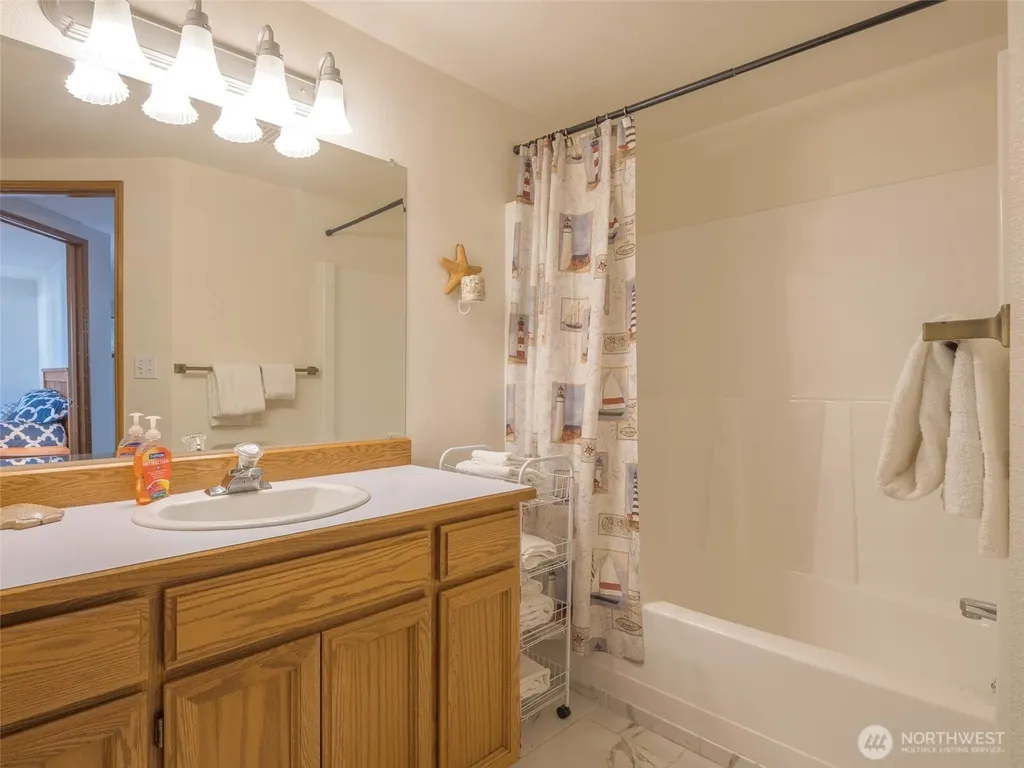 81 Seamount Drive Brinnon WA 98320