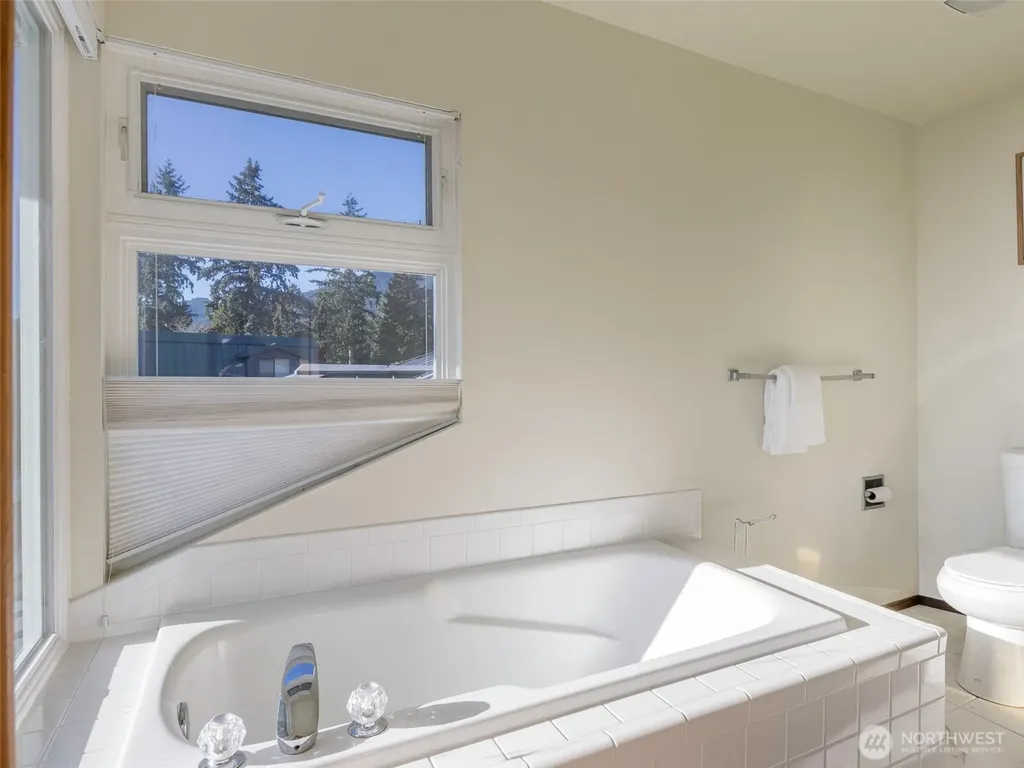 81 Seamount Drive Brinnon WA 98320