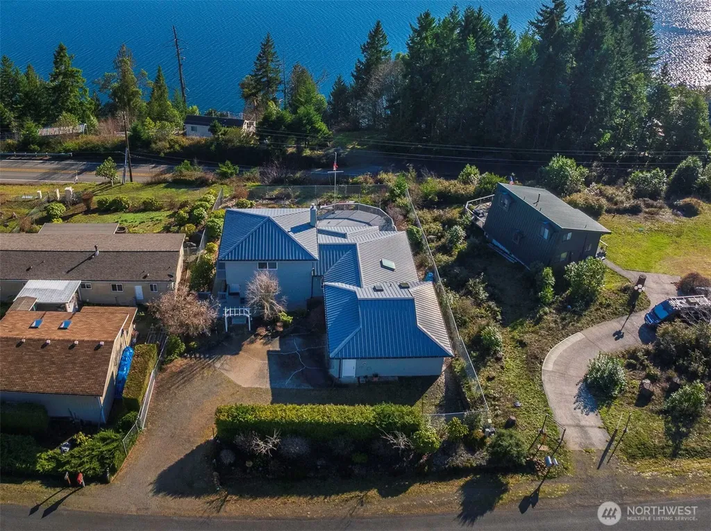 81 Seamount Drive Brinnon WA 98320