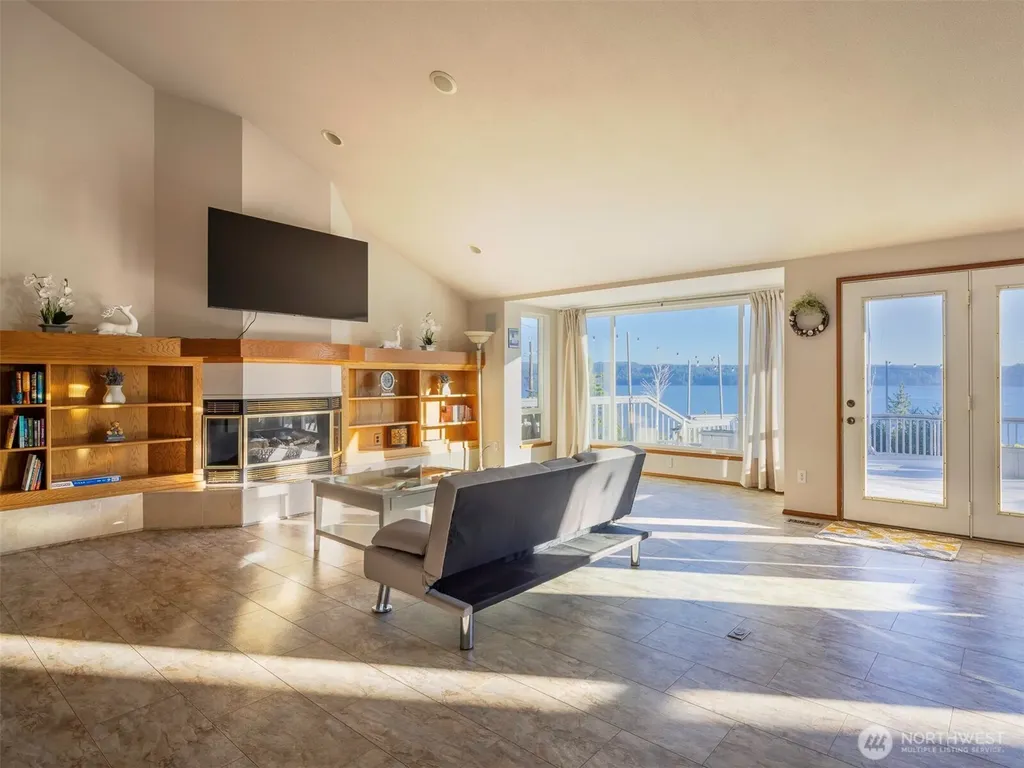 81 Seamount Drive Brinnon WA 98320