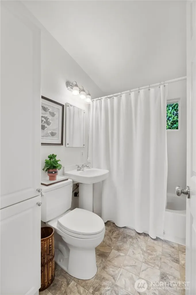 8414 John Dower Road SW Lakewood WA 98499