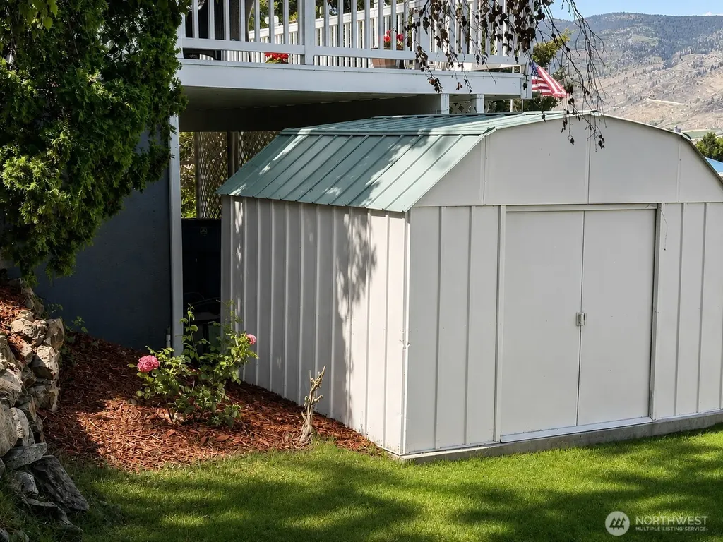 107 Westlake Road Oroville WA 98844