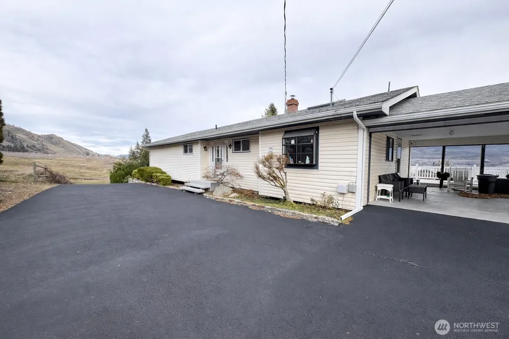 107 Westlake Road Oroville WA 98844