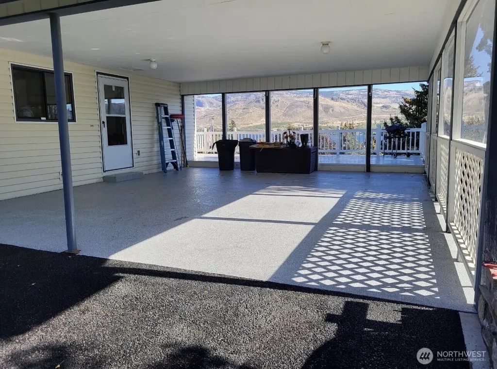 107 Westlake Road Oroville WA 98844