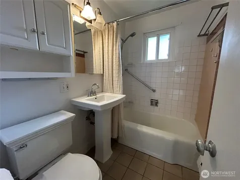 4717 Terrace Drive NE Seattle WA 98105