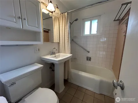 4717 Terrace Drive NE Seattle WA 98105