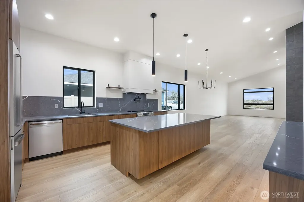 501 S Sand Dune Road Moses Lake WA 98837