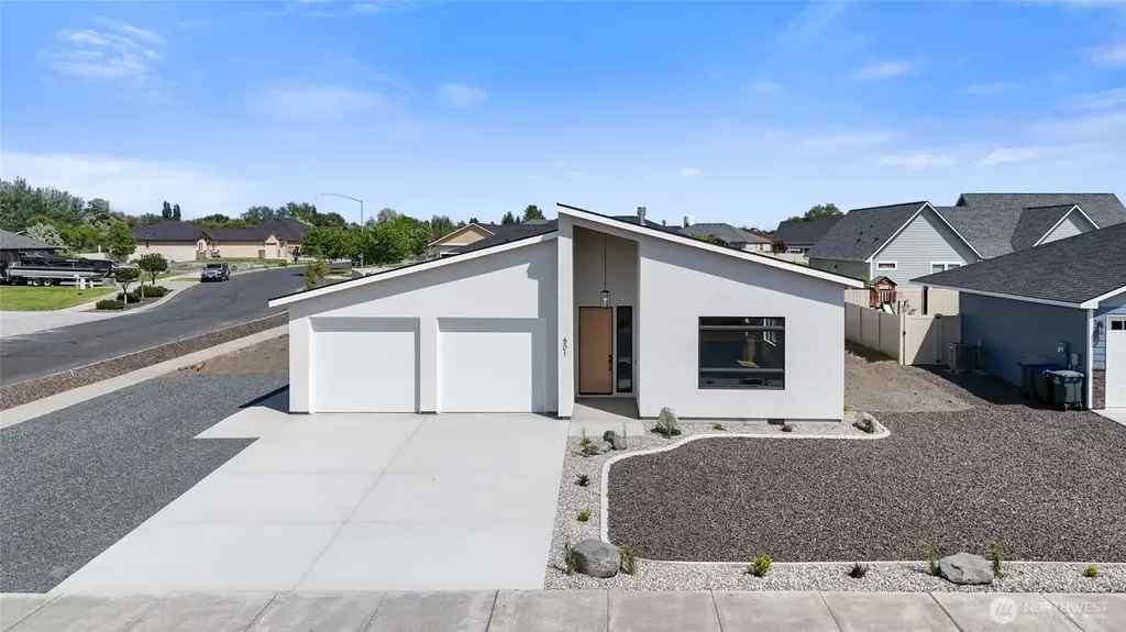 501 S Sand Dune Road Moses Lake WA 98837