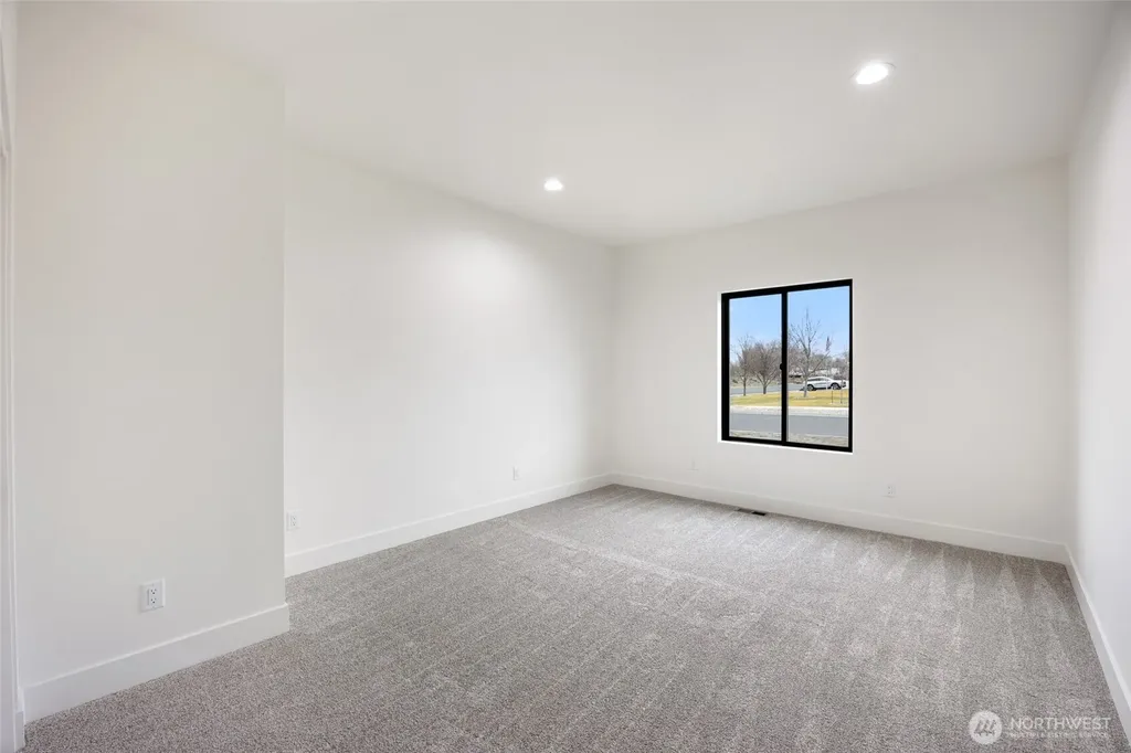 501 S Sand Dune Road Moses Lake WA 98837