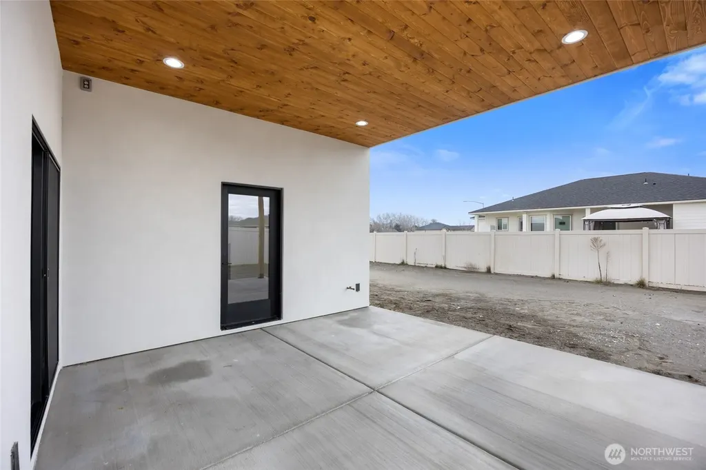 501 S Sand Dune Road Moses Lake WA 98837