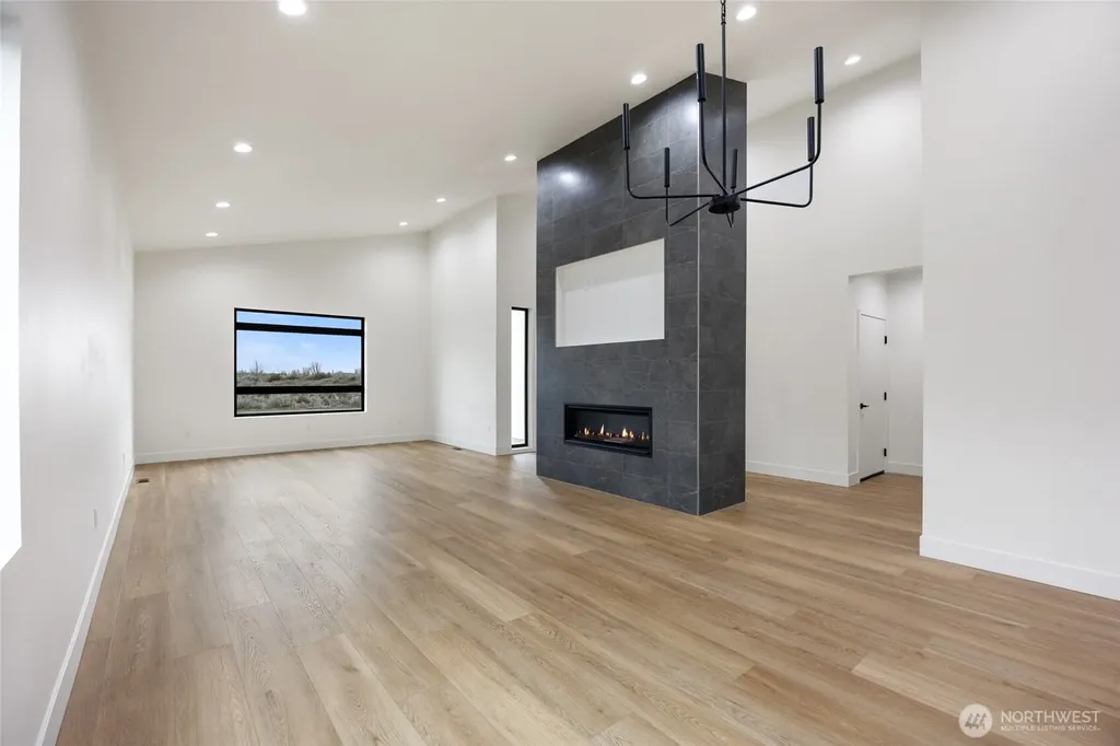 501 S Sand Dune Road Moses Lake WA 98837